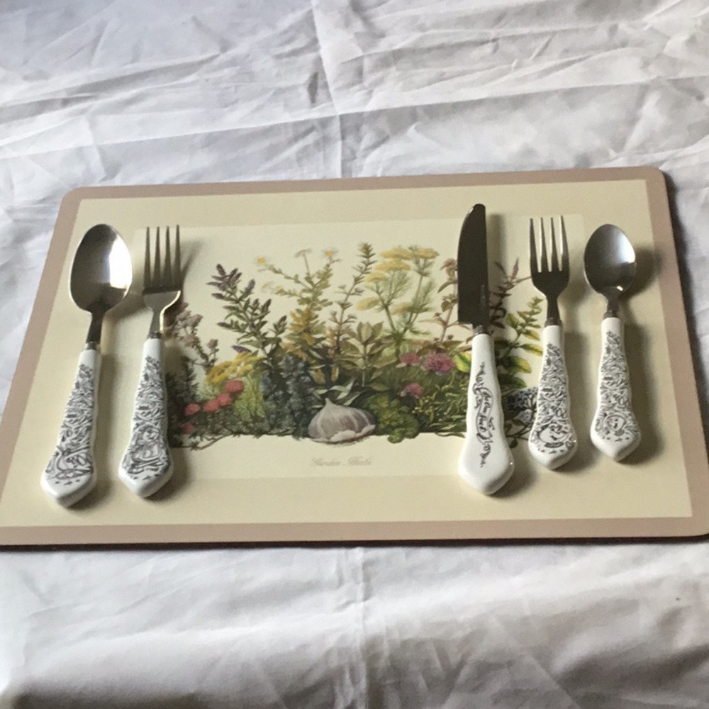 Disney 5‎ PIECES FLATWARE THE BEAUTY & THE BEAST BE OUR GUEST